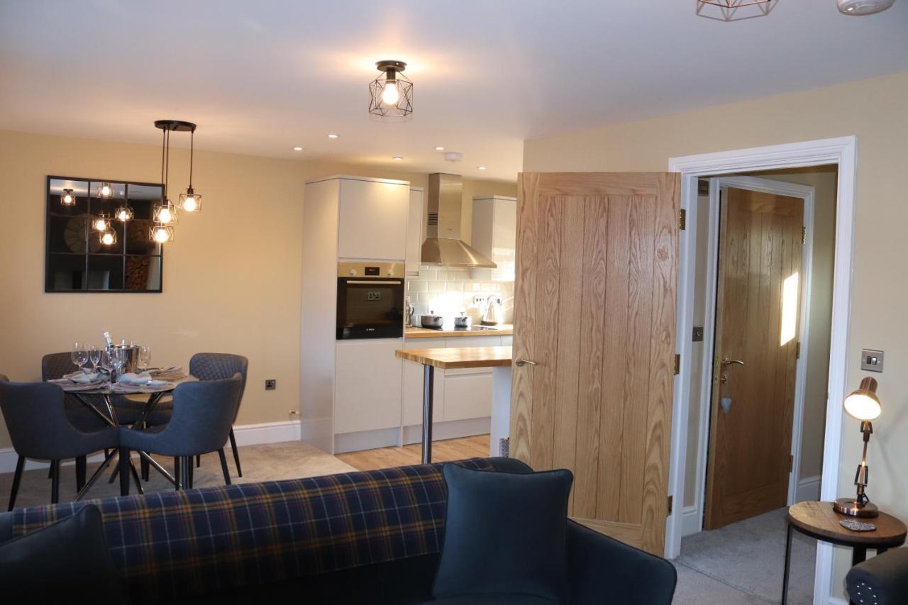 Canal View Cottage With Log Fire & Parking Blisworth Extérieur photo
