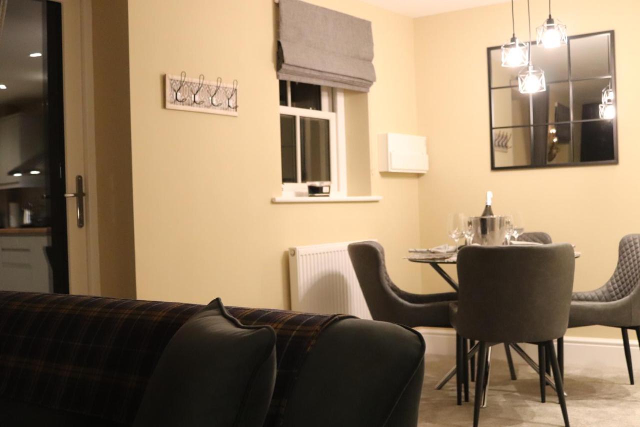 Canal View Cottage With Log Fire & Parking Blisworth Extérieur photo