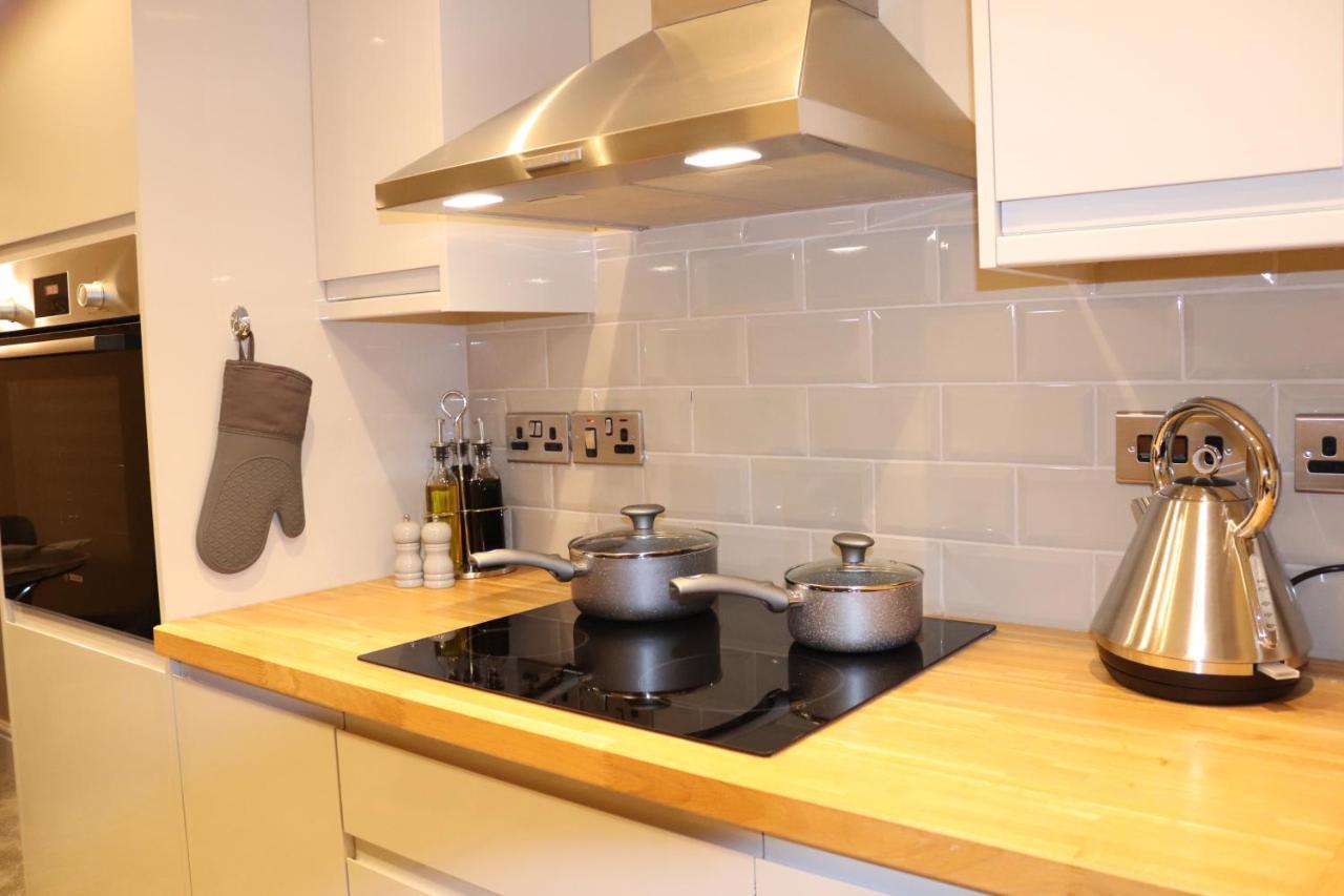 Canal View Cottage With Log Fire & Parking Blisworth Extérieur photo